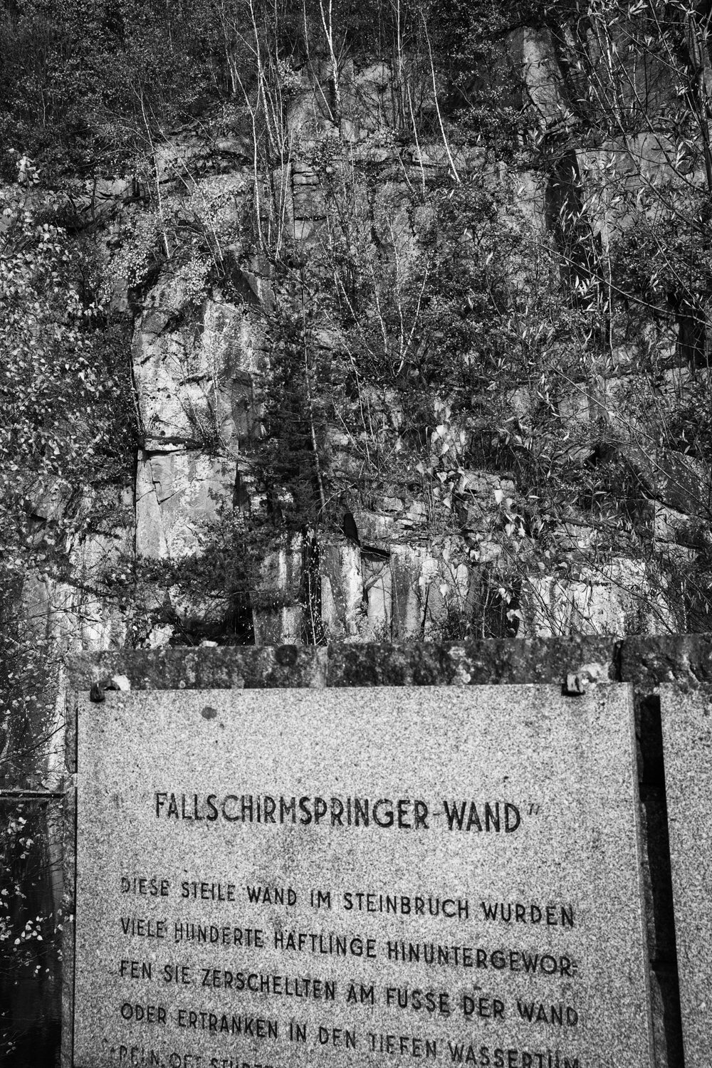 Fallschirmspringer-Wand im KZ Mauthausen.
