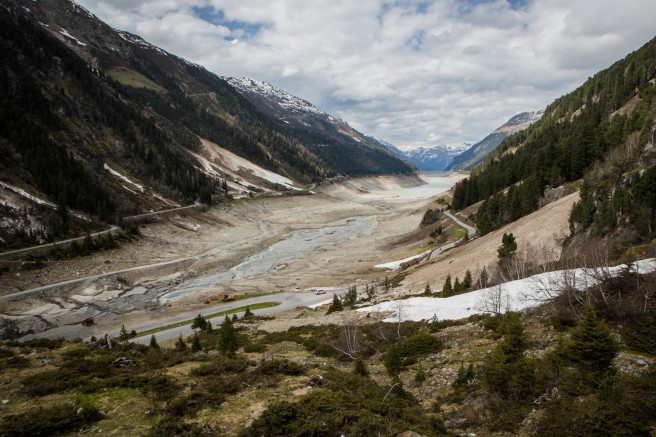 Teilweise entleerter Gepatschspeicher im Kaunertal in Tirol