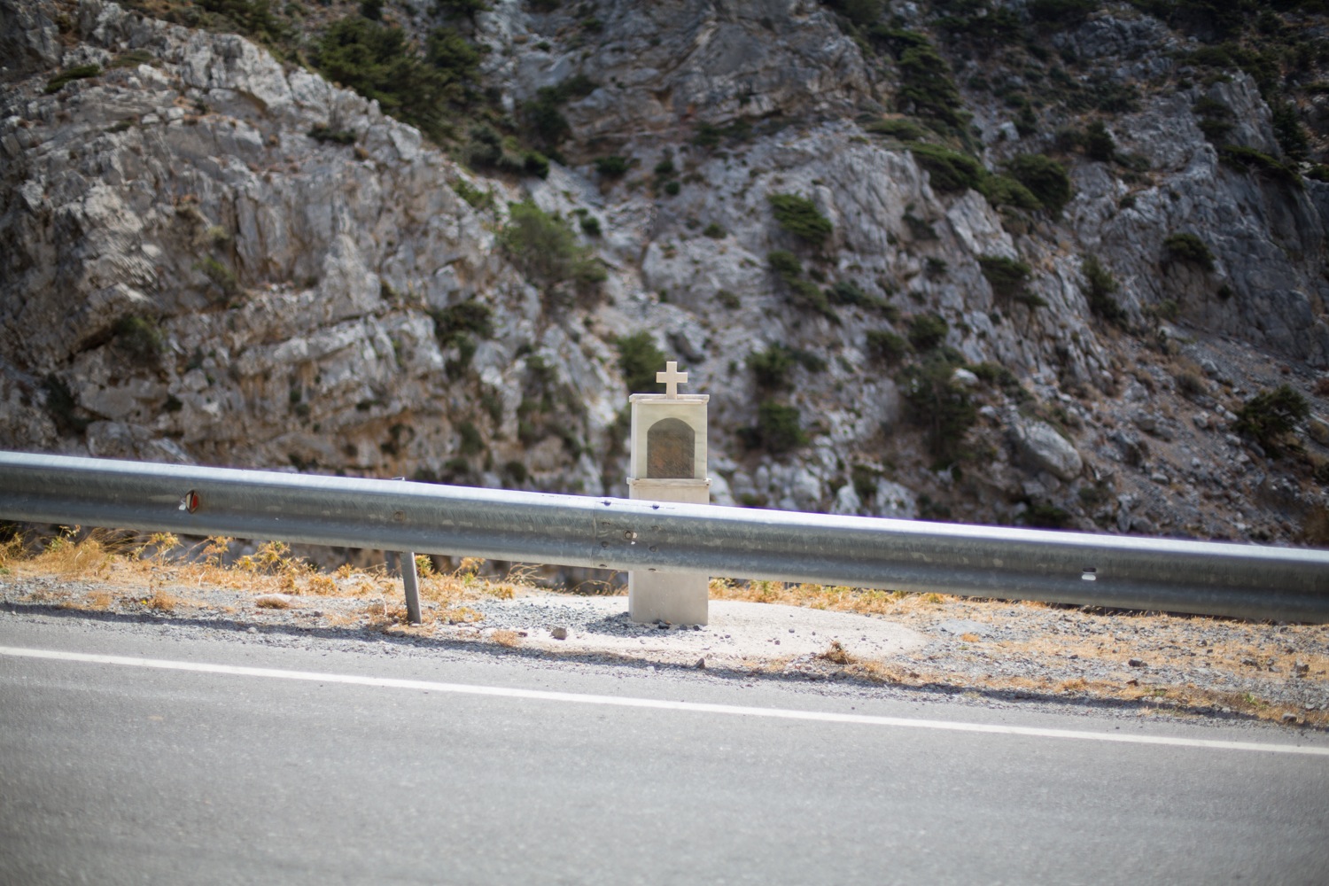 Denkmal für ein Verkehrsopfer in Kreta