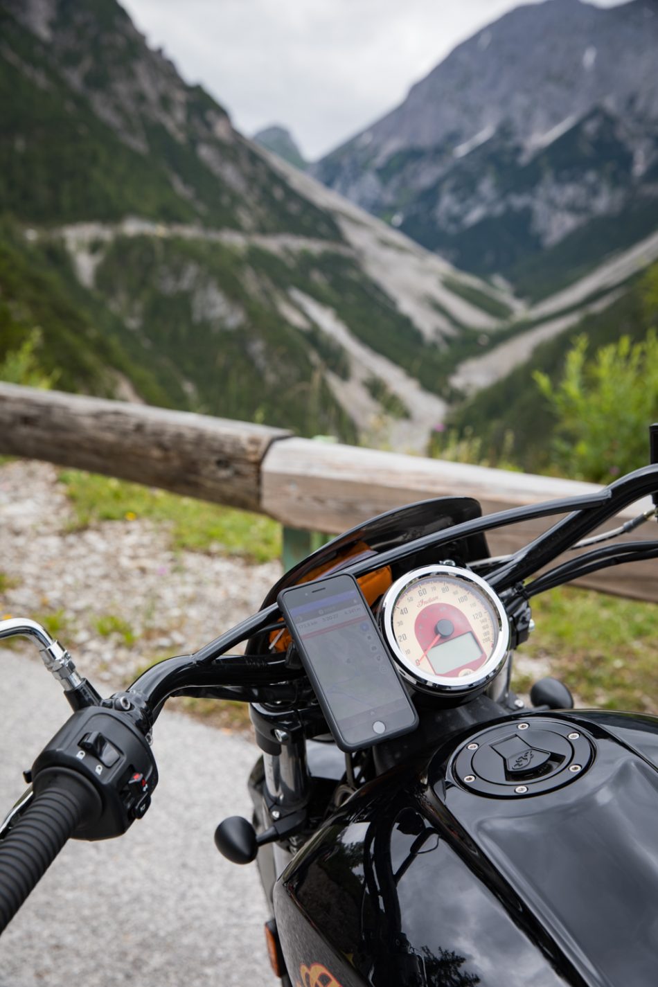 SP-Connect Halterung auf Indian Scout